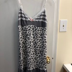 Gray and White Leopard Nighty